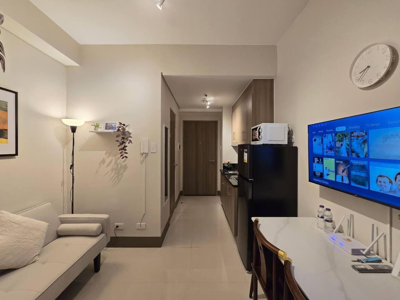 Apartment 1br Condotel With Balcony At Fame Residences #fm61 Manila