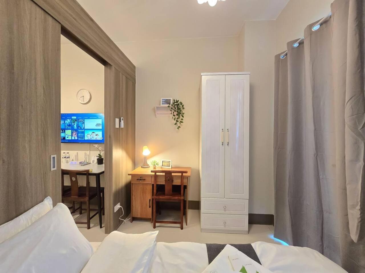 1br Condotel With Balcony At Fame Residences #fm61 Apartment Manila
