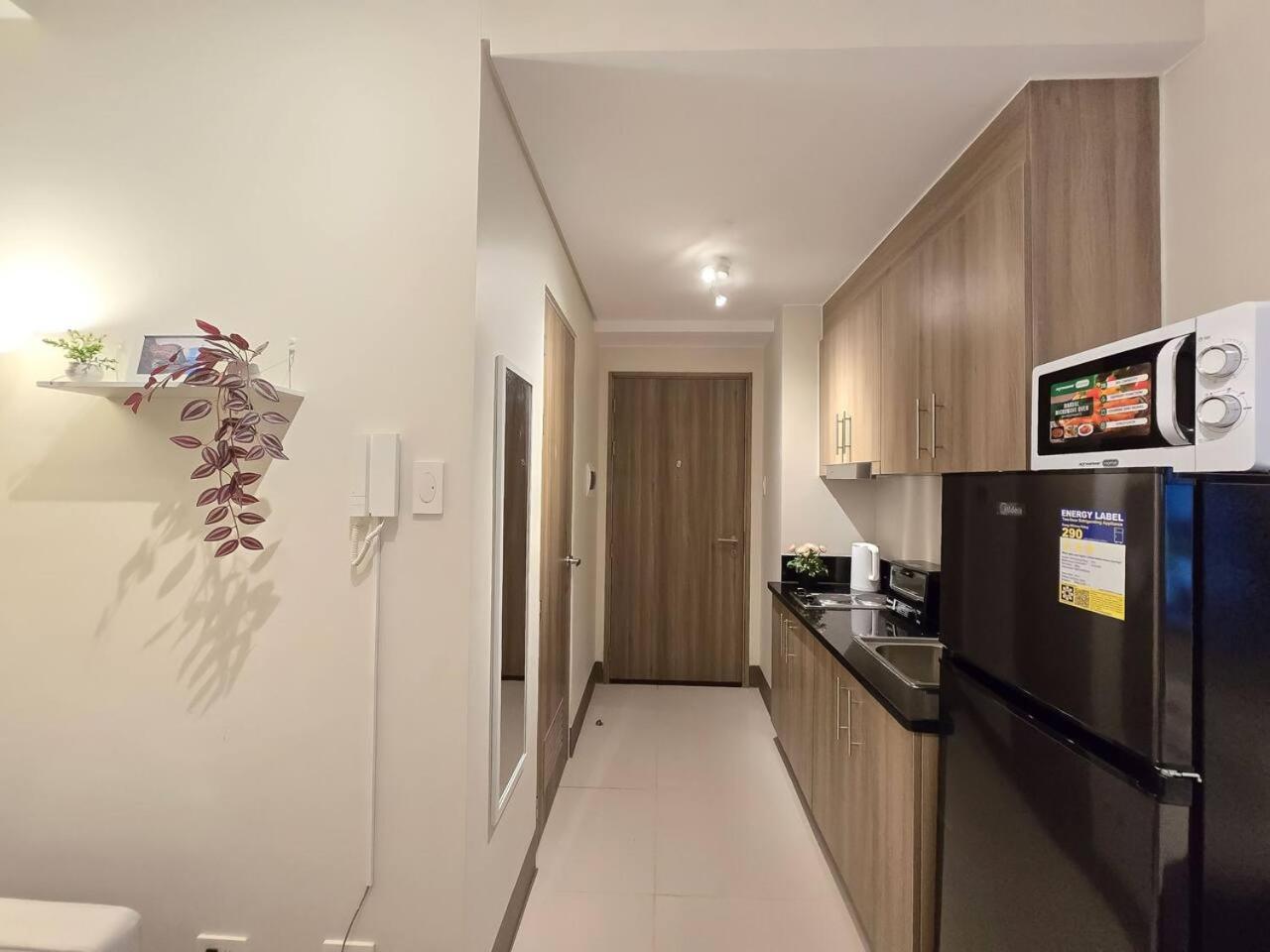 1br Condotel With Balcony At Fame Residences #fm61 Apartment Manila