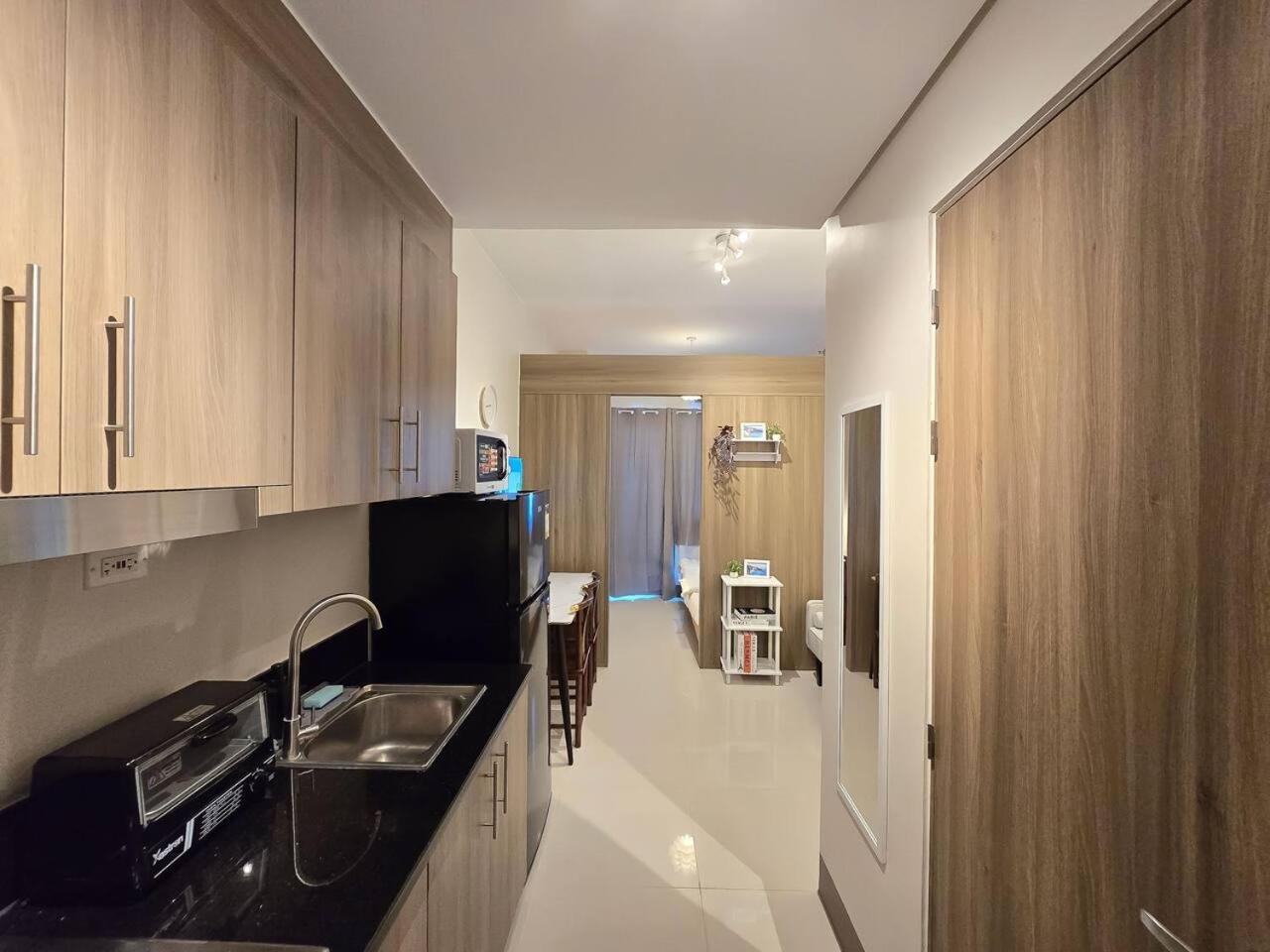 1br Condotel With Balcony At Fame Residences #fm61 Manila